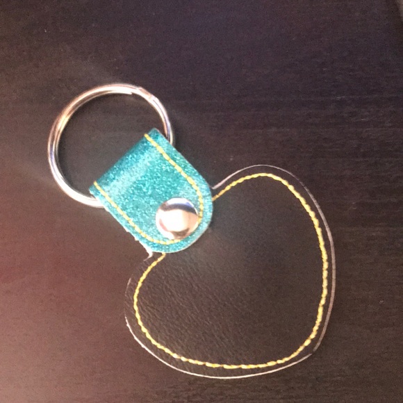 Blue sparkly leather heart keychain - Picture 2 of 2